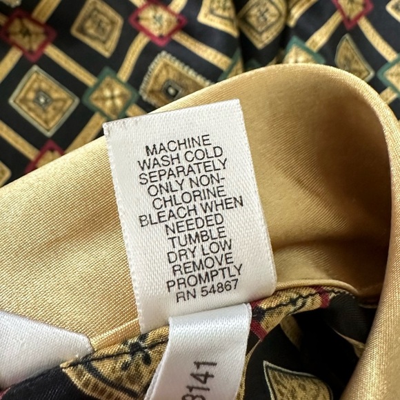 Vintage Victoria’s Secret Gold Geometric Pattern Full Length Evening Robe - Picture 10 of 10